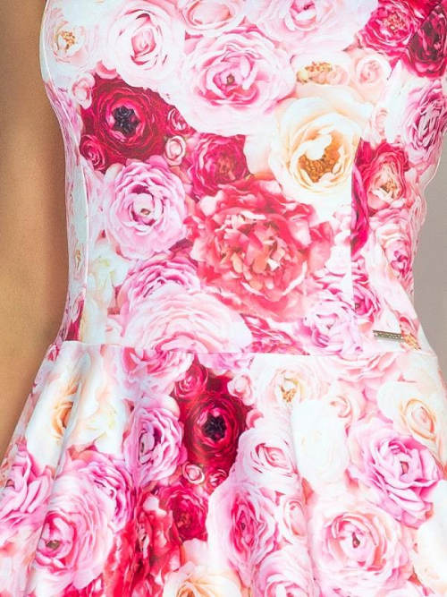 Ružové šaty s motívom ruží