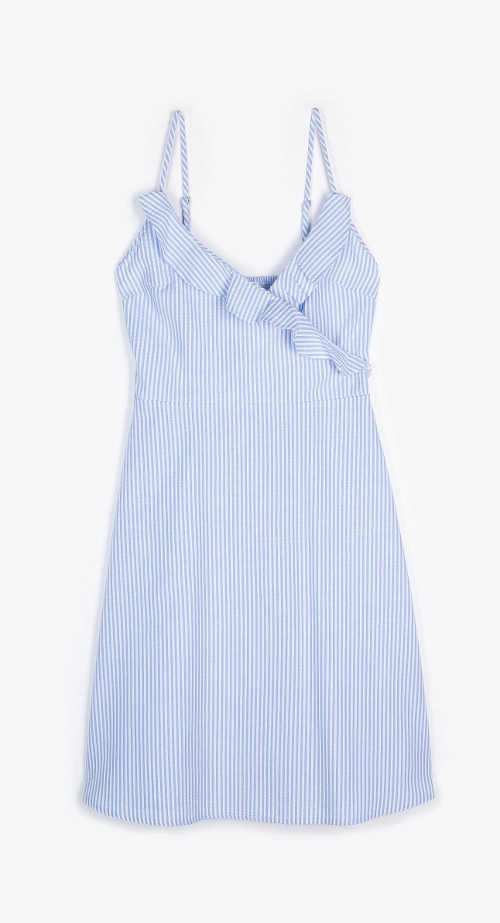 Krátke letné šaty v modro-bielej kombinácii