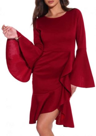 Červené dámske spoločenské šaty so širokými zvonovými rukávmi