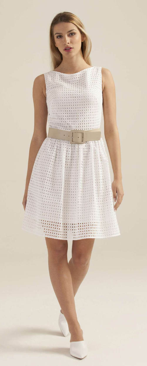Biele letné šaty z perforovanej tkaniny