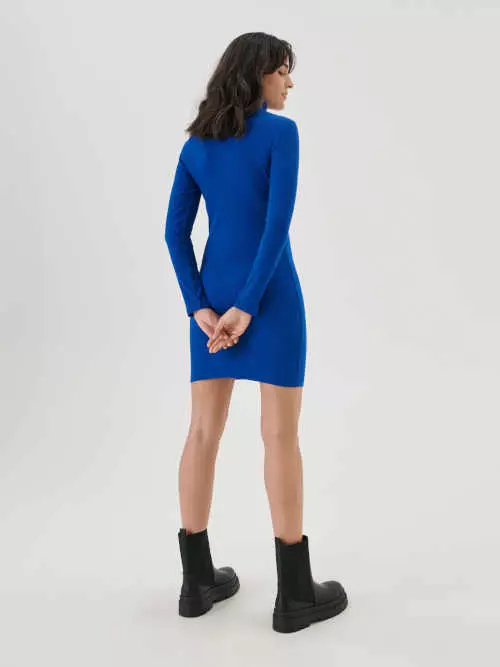 Modré šaty v mini dĺžke