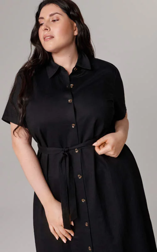 Čierne košeľové šaty XXL s krátkymi rukávmi